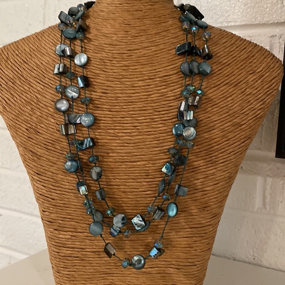 Blue Shell Bead Necklace - Picture 2 of 7